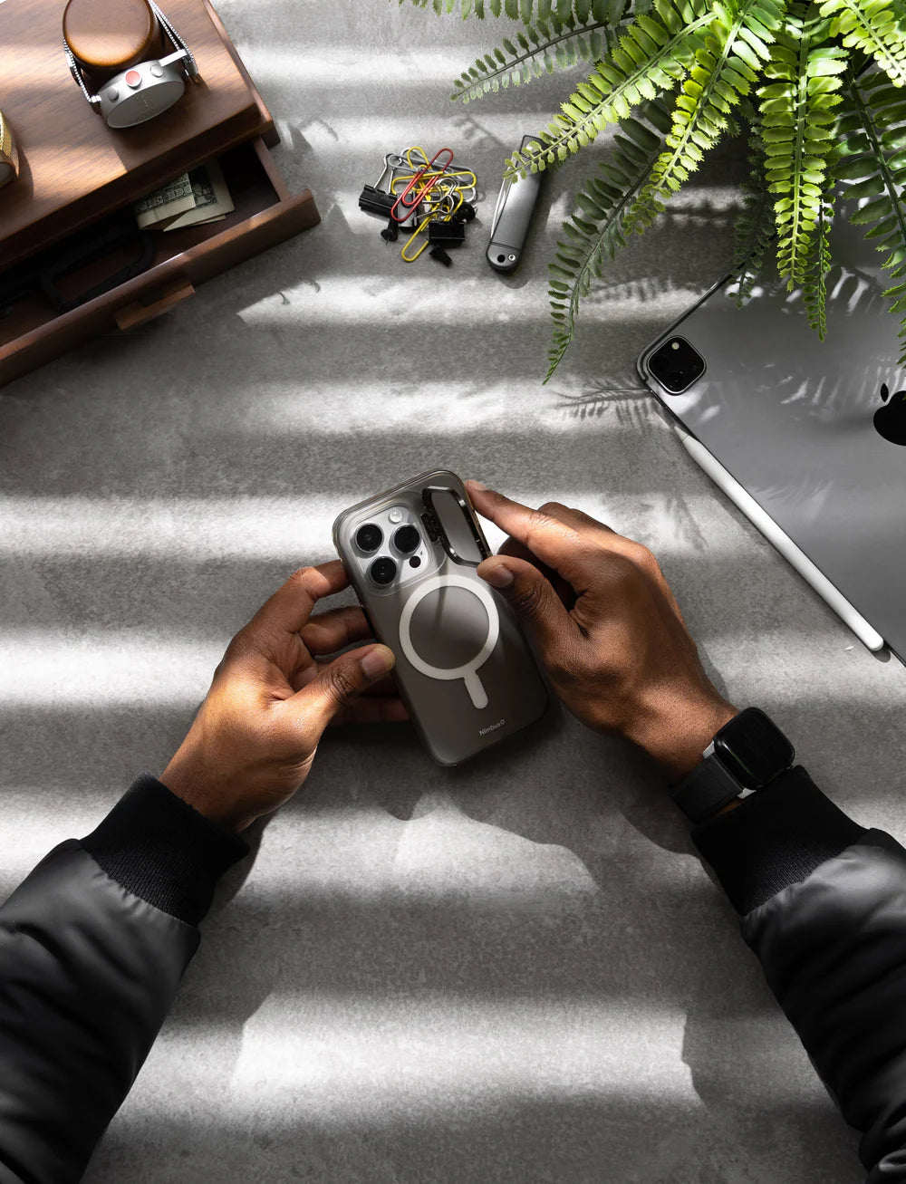 NIMBUS9 STRATUS2 IPHONE 17 PRO FROST