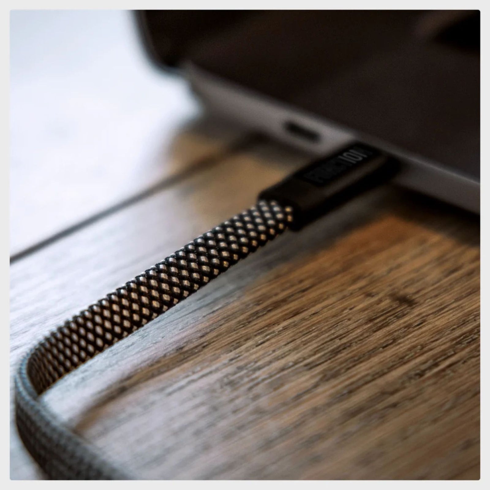 FUNCTION NEAT CABLE 60W USB-C TO USB-C MAGNETICALLY 1.5m BLACK