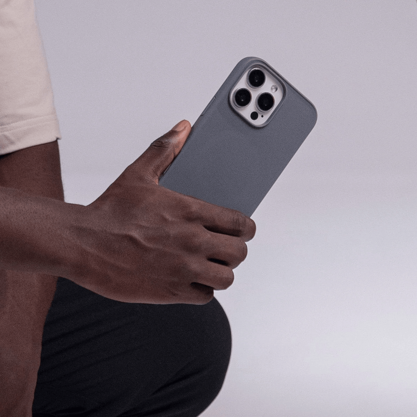 PRODIGEE SOLID IPHONE 16 PRO GRIS