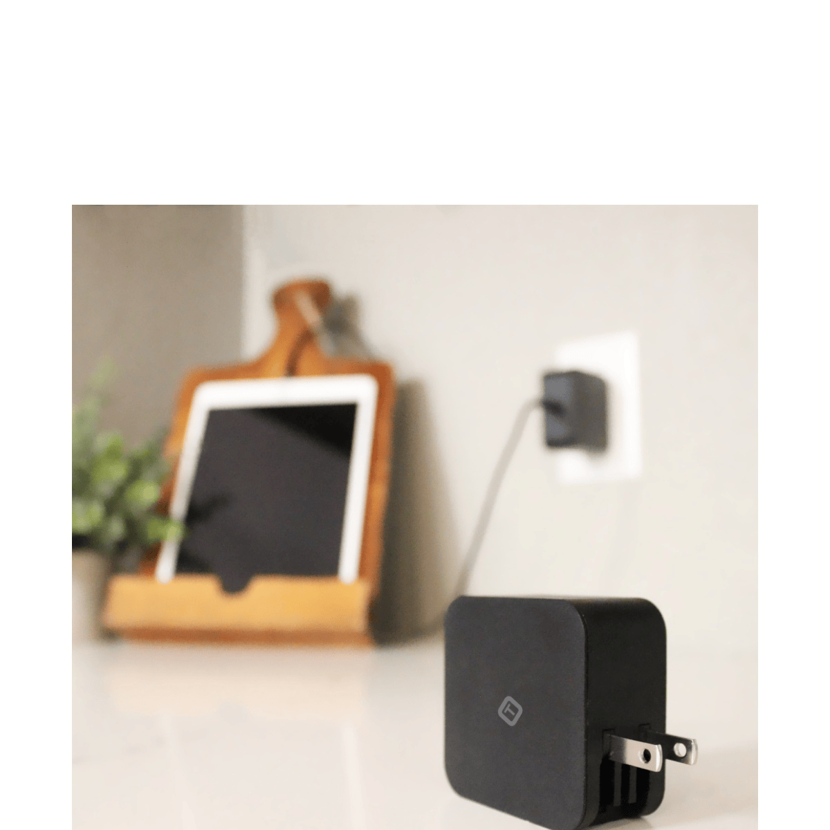 L-TEKYA CUBO DE CARGA PARED USB-C 65W NEGRO