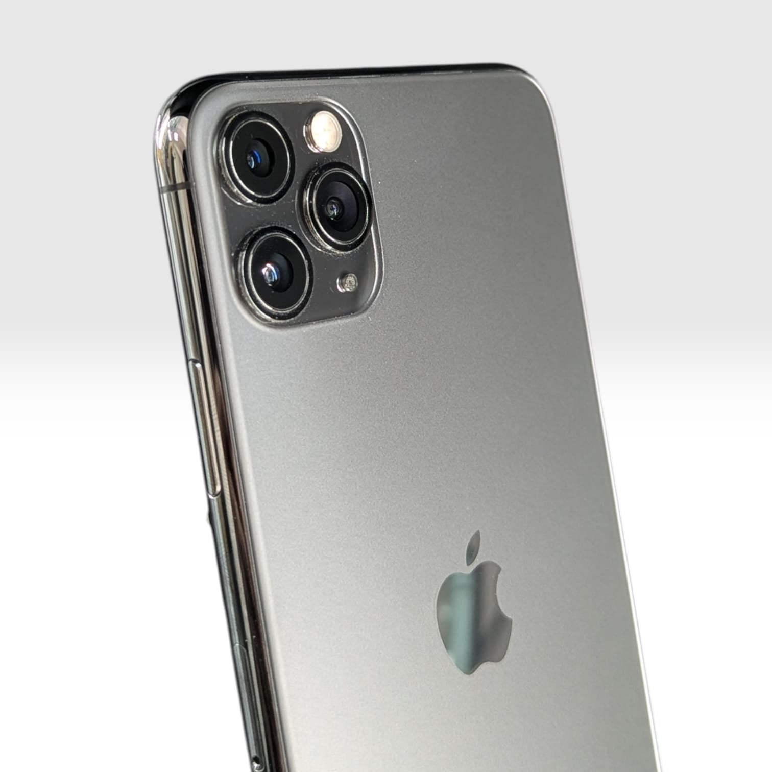 iPhone 11 Pro Max 64GB Gray - BAT 75% - TDIC43 S