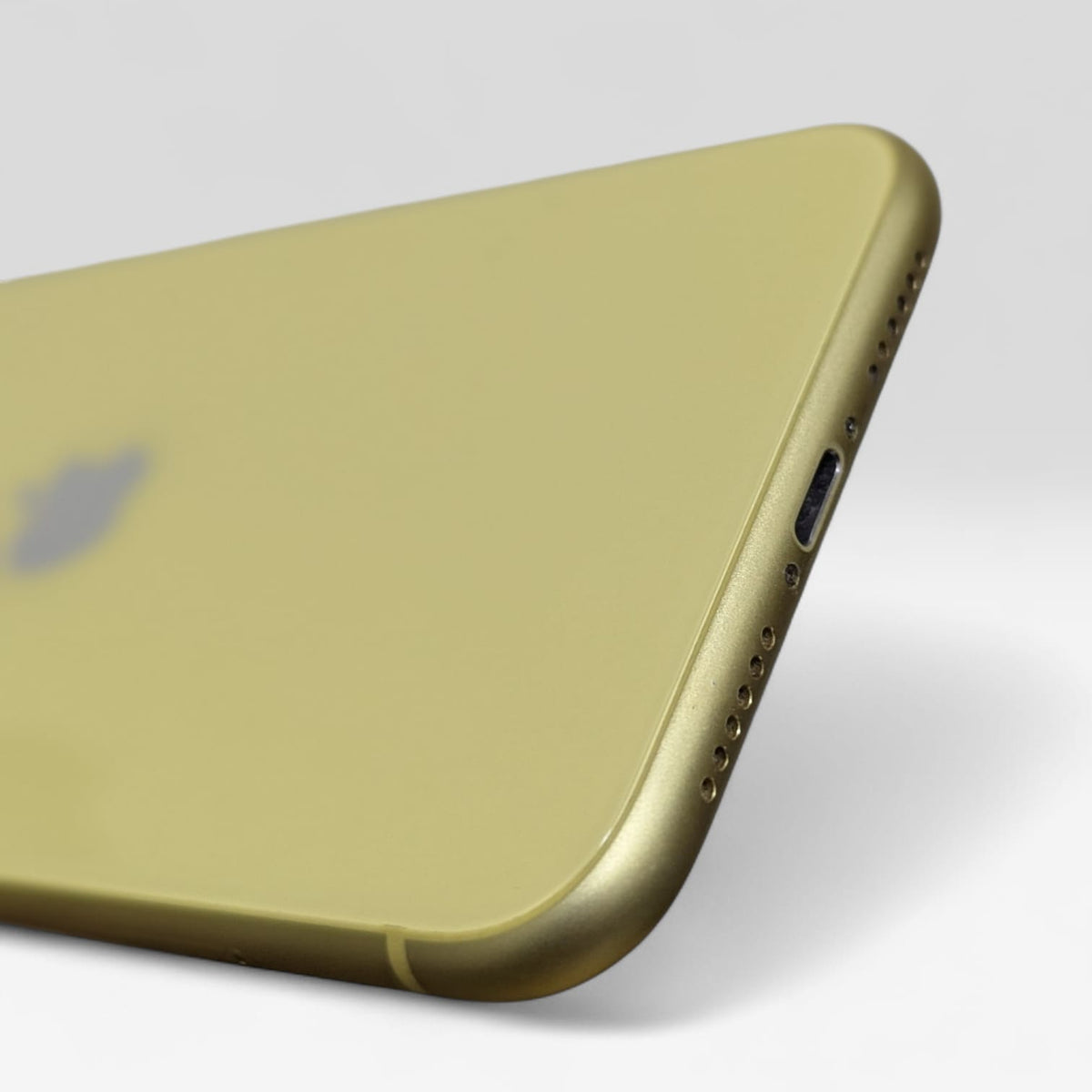 iPhone 11 128GB Amarillo - BAT 100% - TMAY5