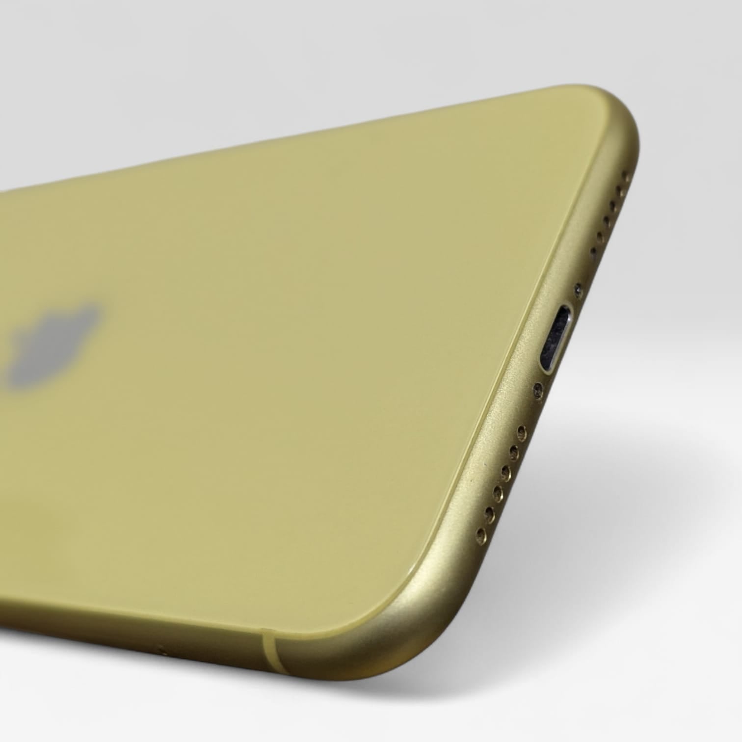 iPhone 11 128GB Amarillo - BAT 100% - TMAY5